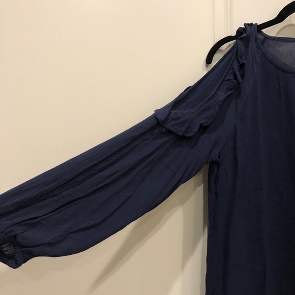 NWT Old Navy navy blue cold shoulder ruffled top - Picture 3 of 4